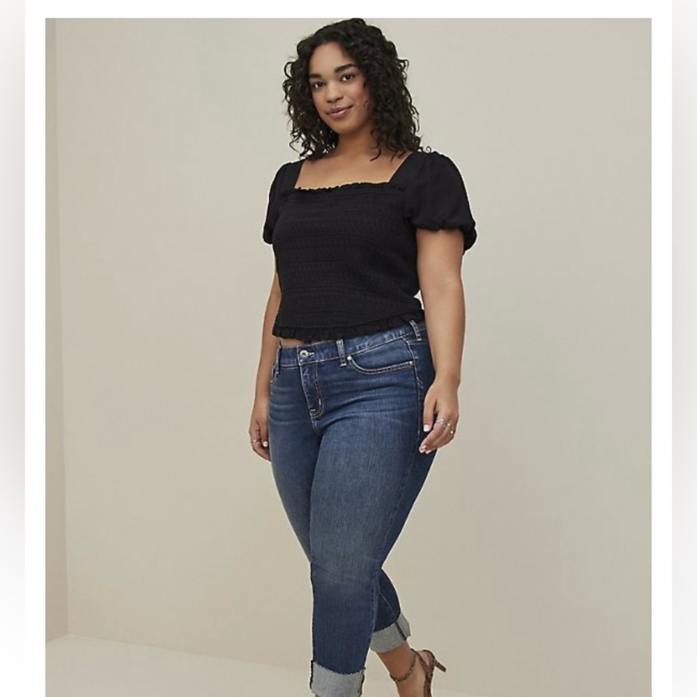 NEW Torrid Challis Smocked Puff Sleeve Crop Top NWT - Picture 2 of 5